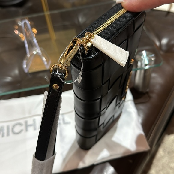 Authentic MICHAEL Michael Kors "Vivian" Travel Continental Basket Weave Wallet - Picture 8 of 13